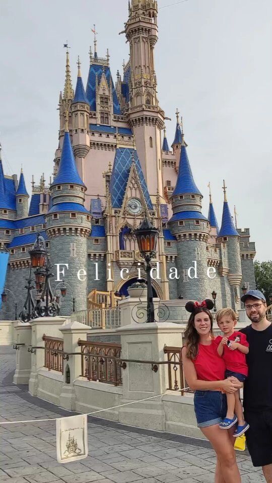 Um pouco de sorte, mas um tanto bom de vontade de aprender e abraçar as oportunidades!

Poder vir reconhecer (sim, da última visita aos dias de hoje se passaram muuuuiiitos anos) os parques Disney em Orlando é um sonho profissional e pessoal sendo realizado! Foram muitas capacitações onlines e presenciais para esse destino! E estar aqui com a minha família, é definitivamente um momento mágico! ♥️

 @disneydestinationslatam @visitorlando 

#agentedossonhos #disney100 #agentedeviagens #viajar #turismo #disneyworld #disneyparks